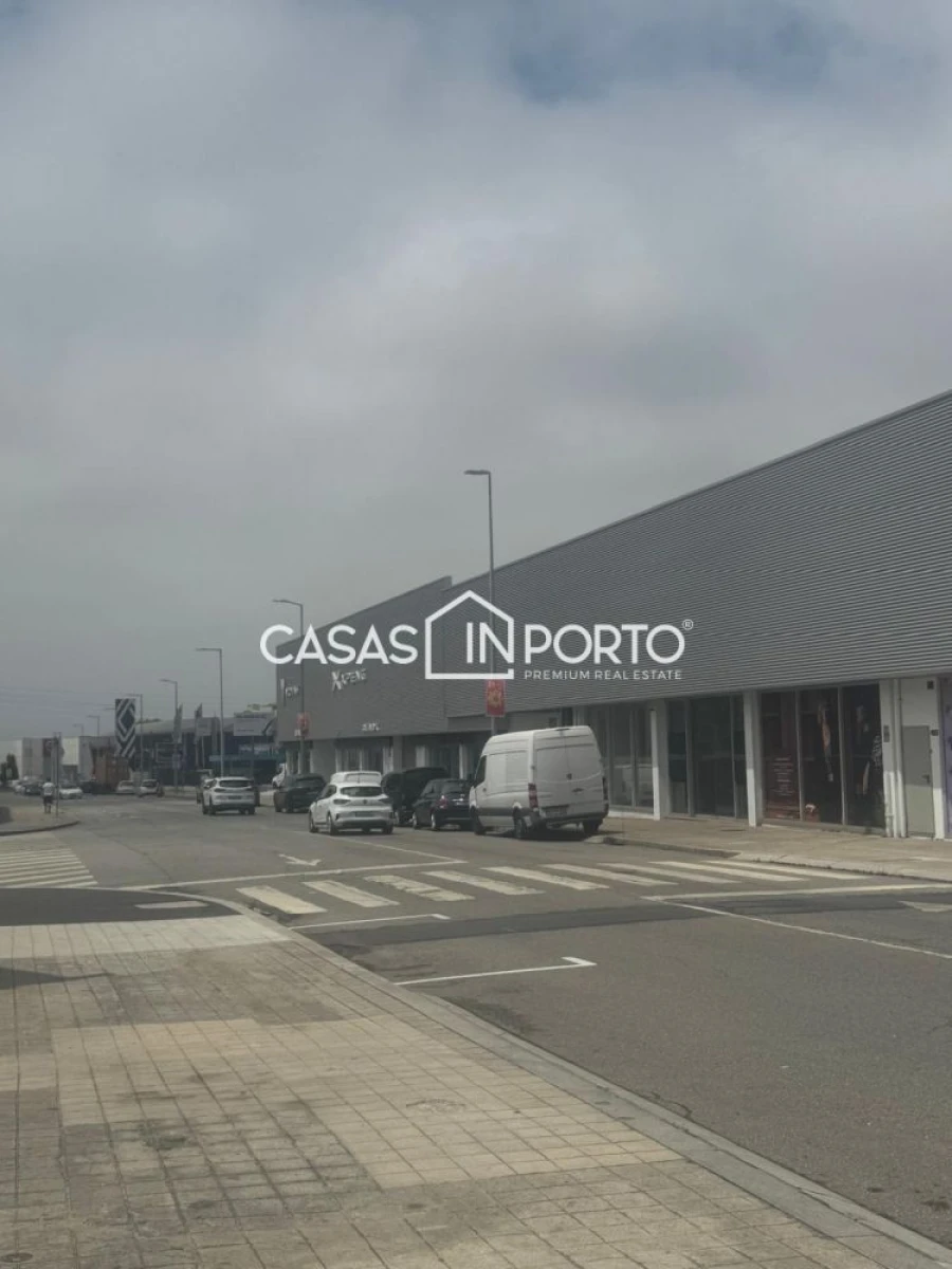 Loja para Arrendamento em Ramalde Foto 18