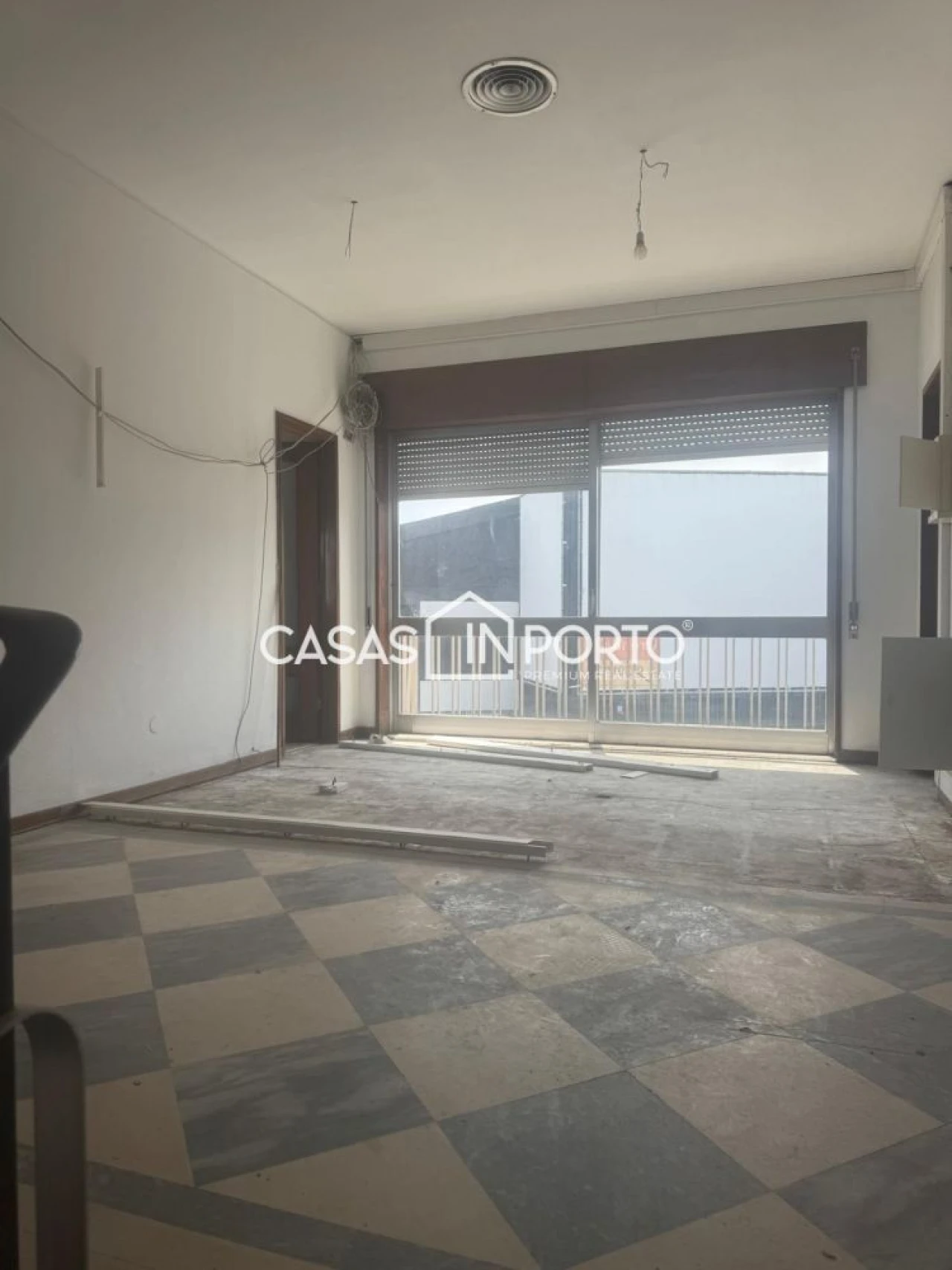 Loja para Arrendamento em Ramalde Foto 11