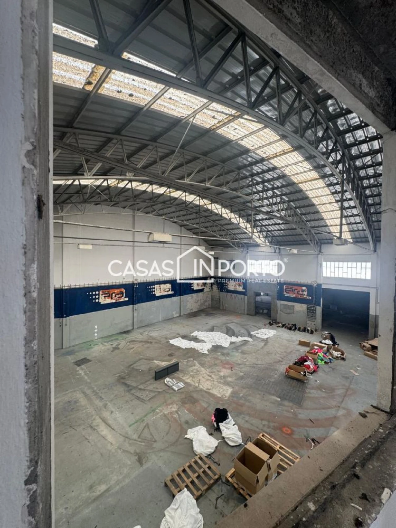 Loja para Arrendamento em Ramalde Foto 1