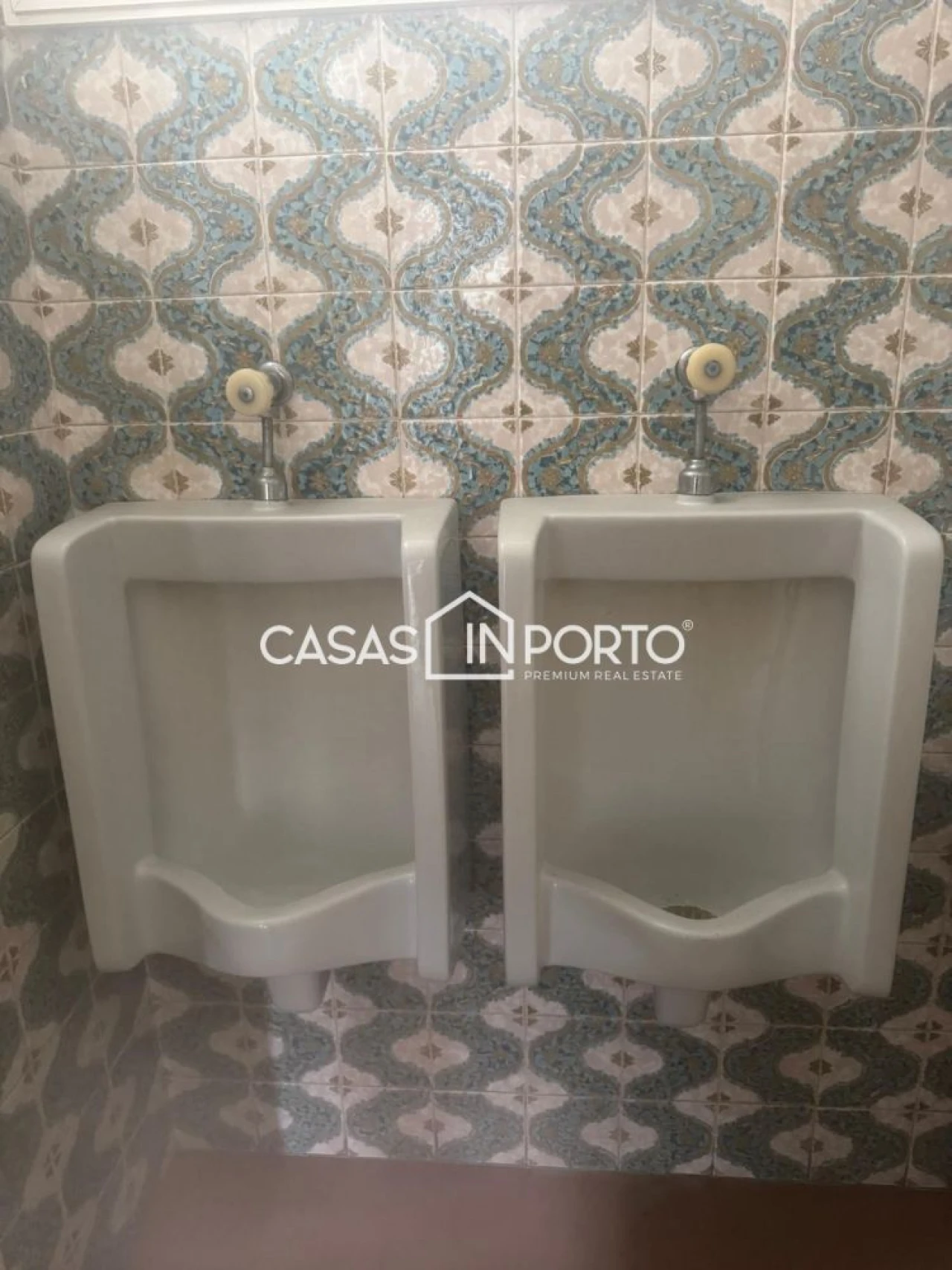 Loja para Arrendamento em Ramalde Foto 16