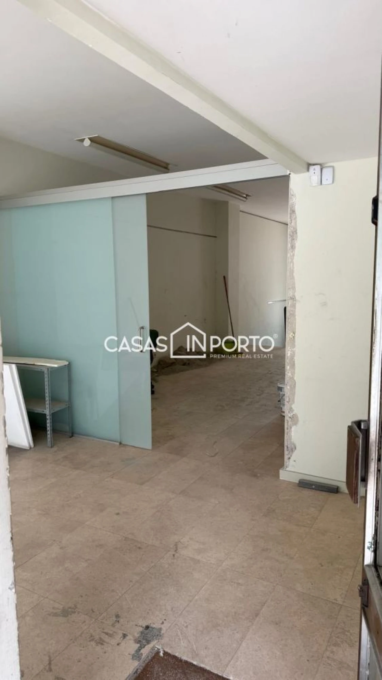 Loja para Arrendamento em Lordelo do Ouro e Massarelos Foto 6