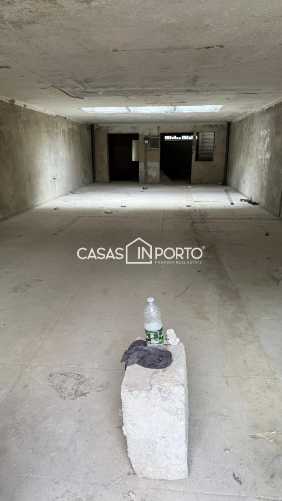 Loja para Arrendamento em Lordelo do Ouro e Massarelos Foto 15