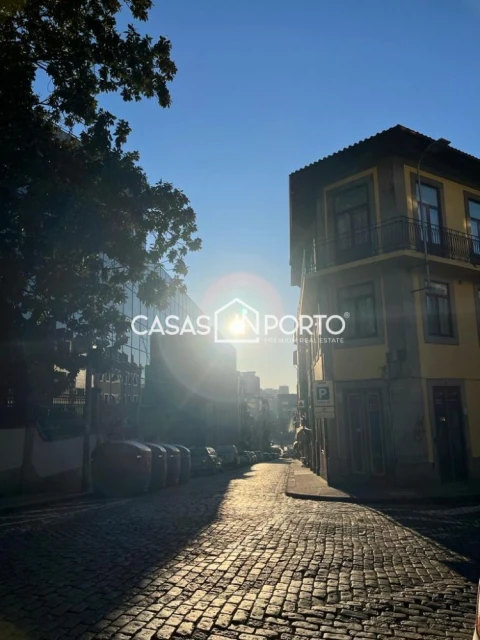 Loja para Arrendamento em Cedofeita, Santo Ildefonso, Sé, Miragaia, São Nicolau e Vitória