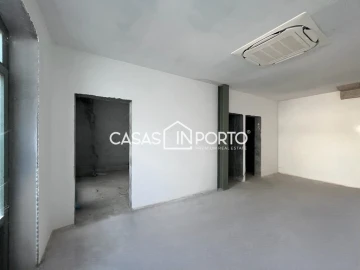 Loja para Arrendamento em Cedofeita, Santo Ildefonso, Sé, Miragaia, São Nicolau e Vitória
