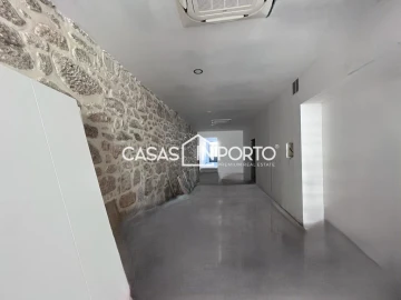 Loja para Arrendamento em Cedofeita, Santo Ildefonso, Sé, Miragaia, São Nicolau e Vitória