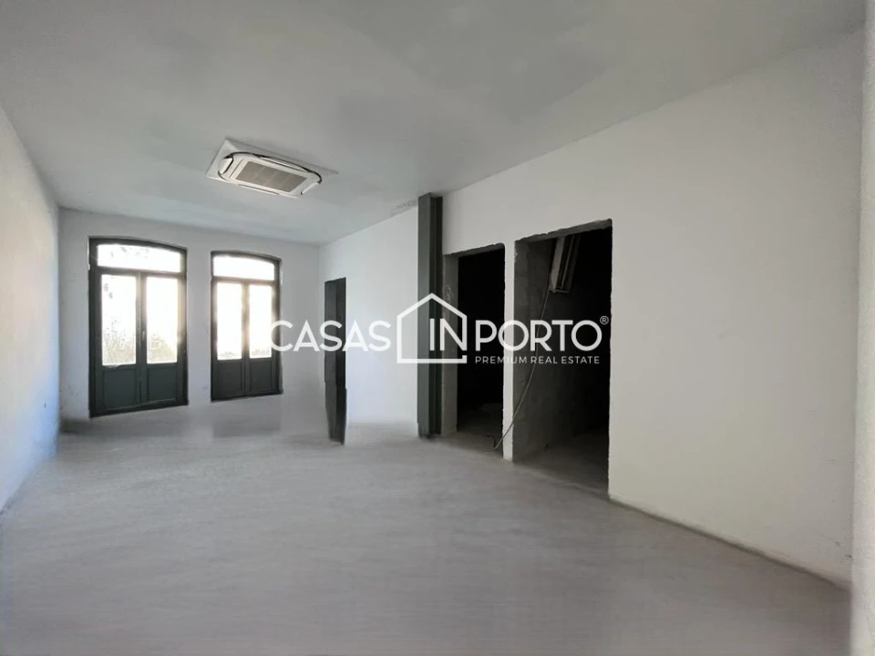 Loja para Arrendamento em Cedofeita, Santo Ildefonso, Sé, Miragaia, São Nicolau e Vitória Foto 1