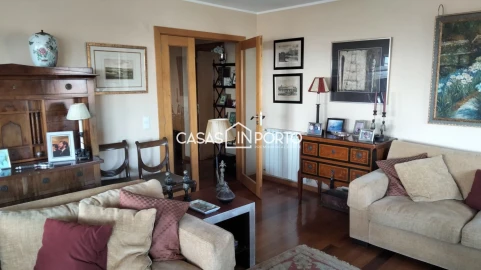Apartamento T4 para Venda em Aldoar, Foz do Douro e Nevogilde