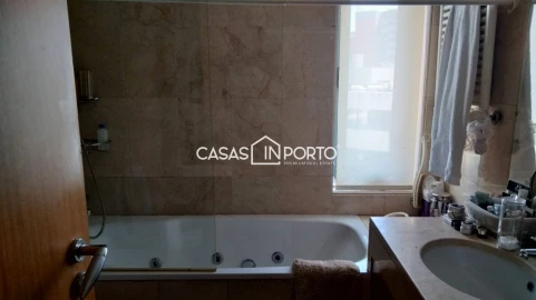 Apartamento T4 para Venda em Aldoar, Foz do Douro e Nevogilde