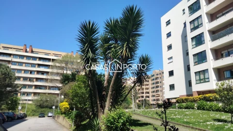 Apartamento T4 para Venda em Aldoar, Foz do Douro e Nevogilde