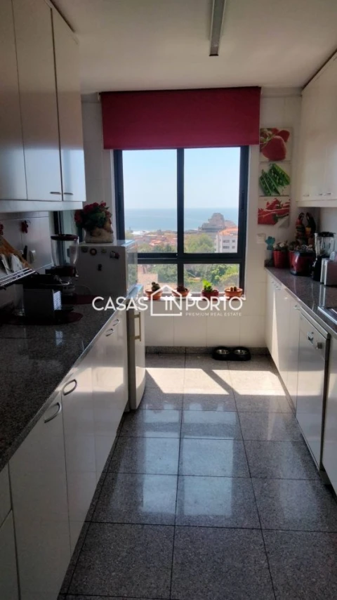 Apartamento T4 para Venda em Aldoar, Foz do Douro e Nevogilde
