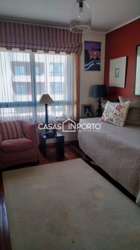 Apartamento T4 para Venda em Aldoar, Foz do Douro e Nevogilde