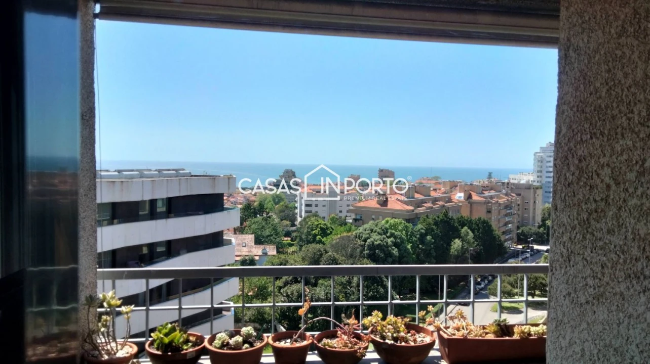Apartamento T4 para Venda em Aldoar, Foz do Douro e Nevogilde Foto 1