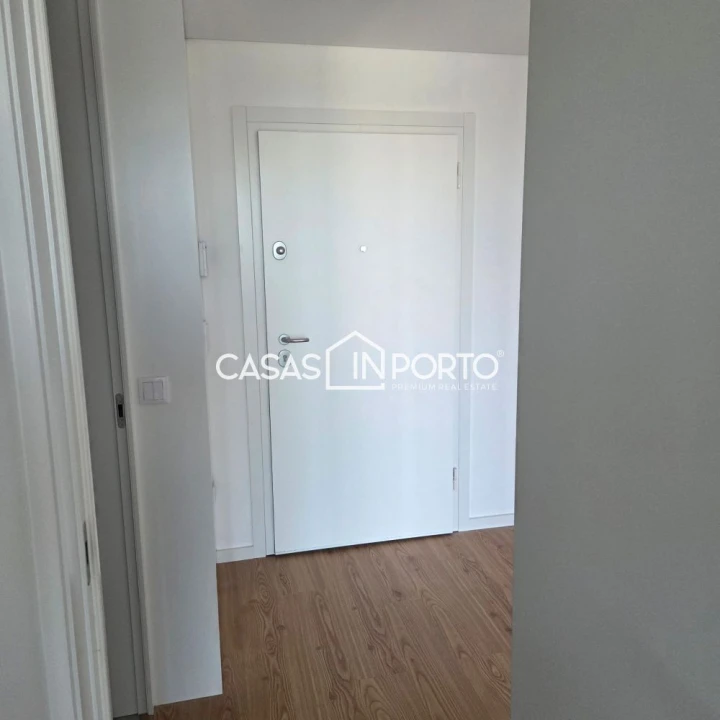 Apartamento T1 para Venda em Paranhos Foto 5