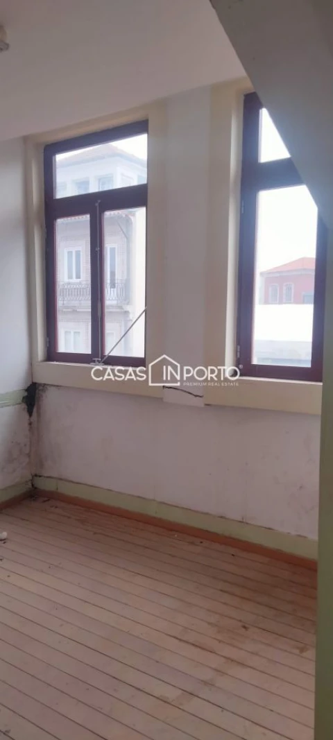 Loja para Arrendamento em Cedofeita, Santo Ildefonso, Sé, Miragaia, São Nicolau e Vitória