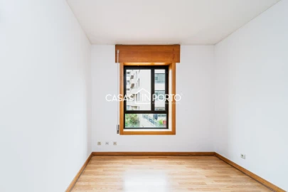 Apartamento T4 para Venda em Aldoar, Foz do Douro e Nevogilde