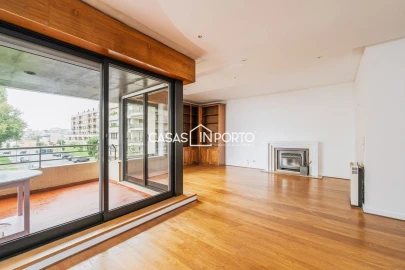 Apartamento T4 para Venda em Aldoar, Foz do Douro e Nevogilde