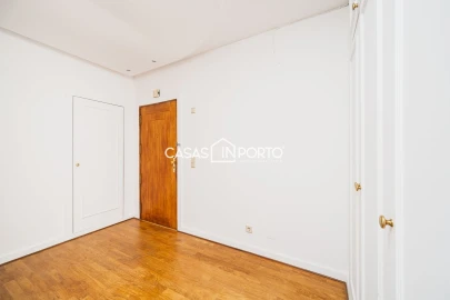 Apartamento T4 para Venda em Aldoar, Foz do Douro e Nevogilde