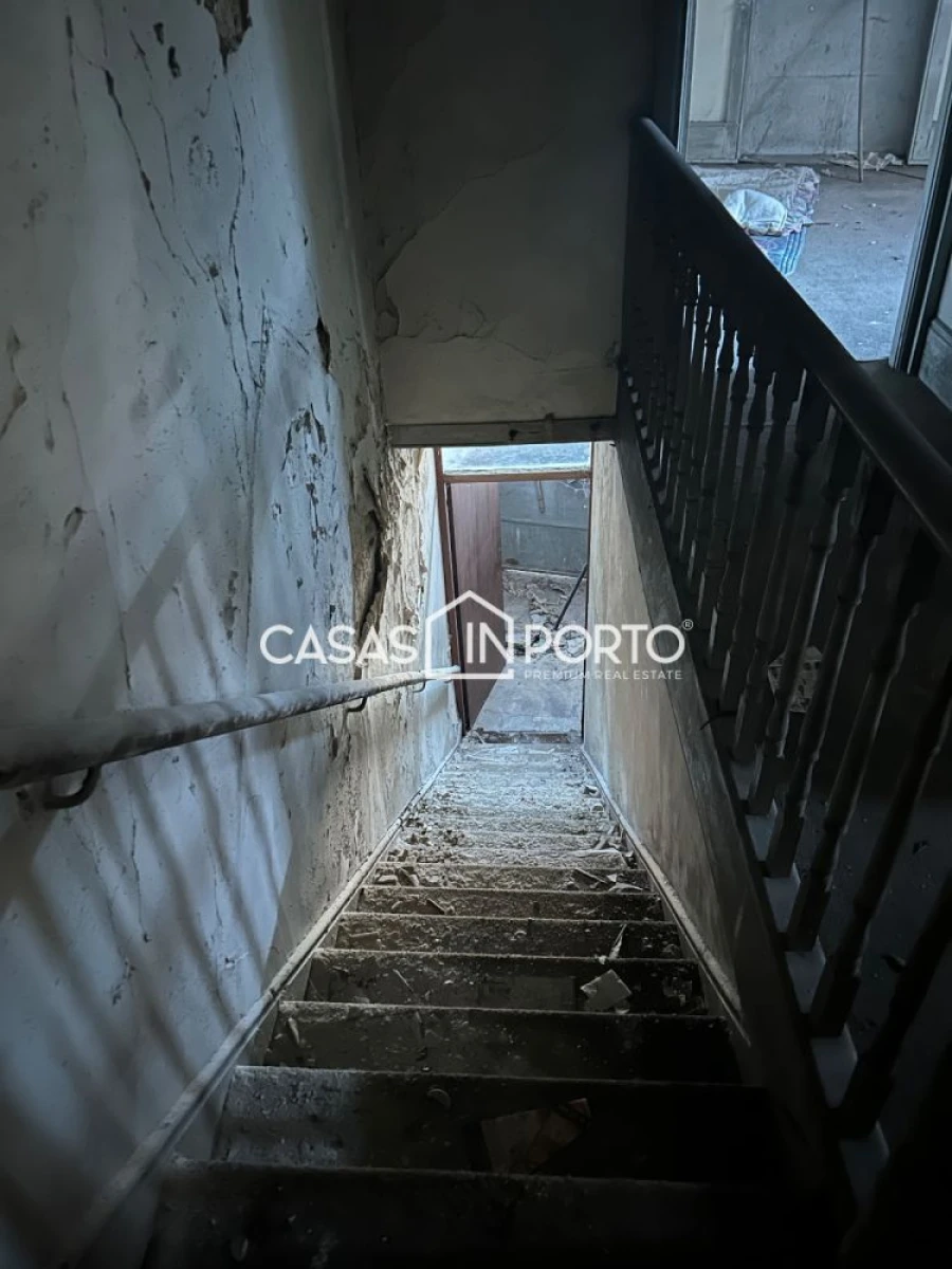 Loja para Venda em Milheiros Foto 3