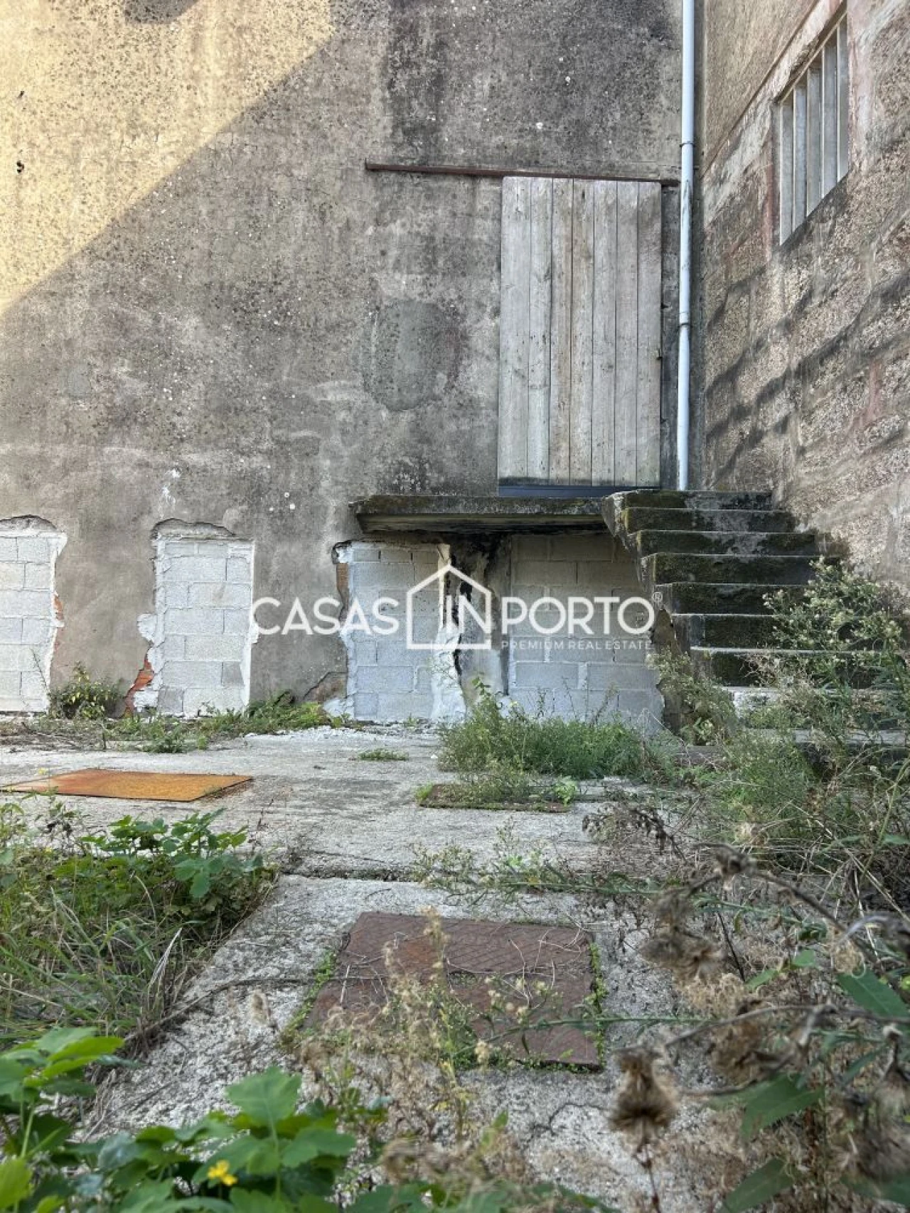 Loja para Venda em Milheiros Foto 4