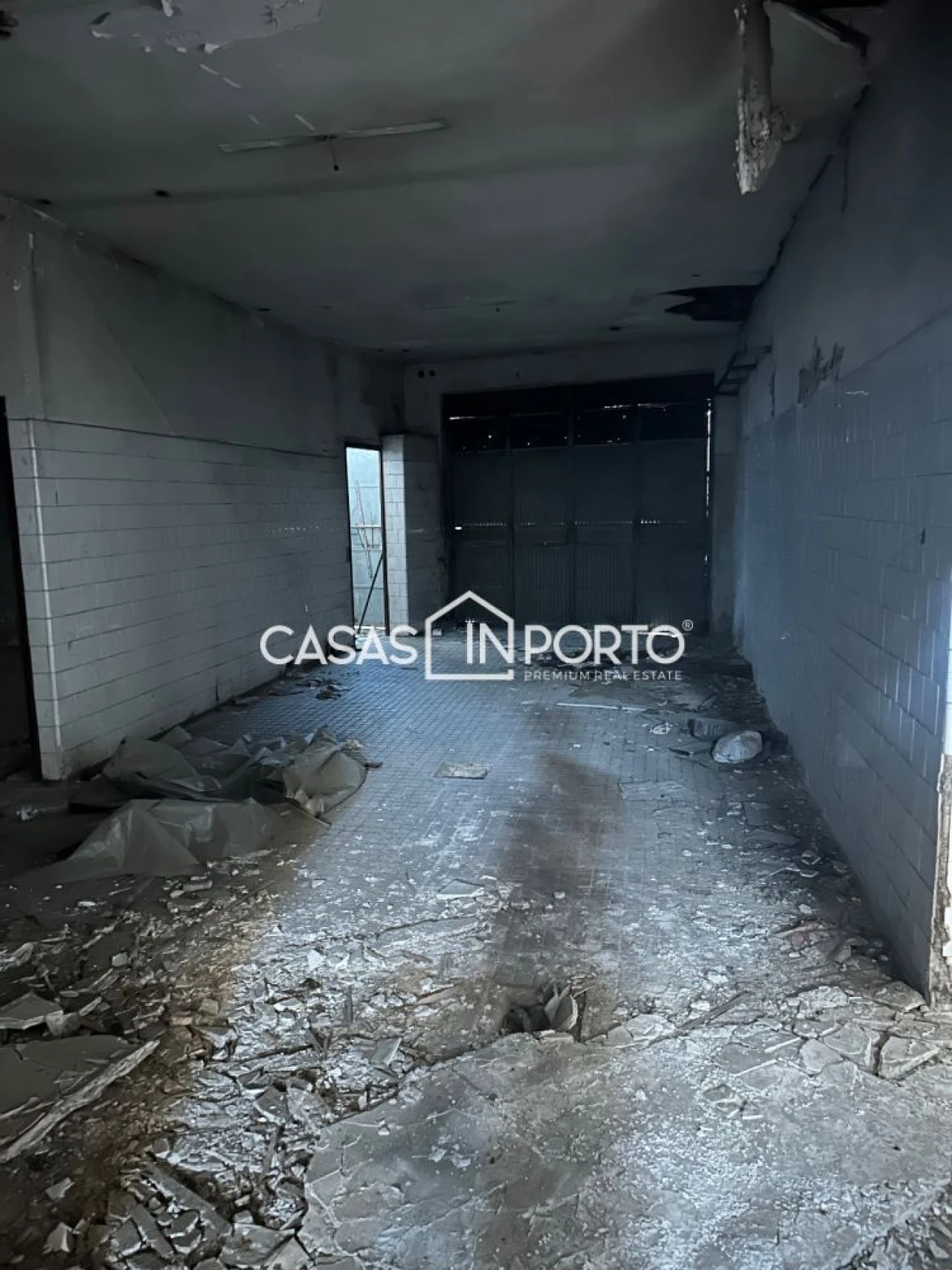 Loja para Venda em Milheiros Foto 10