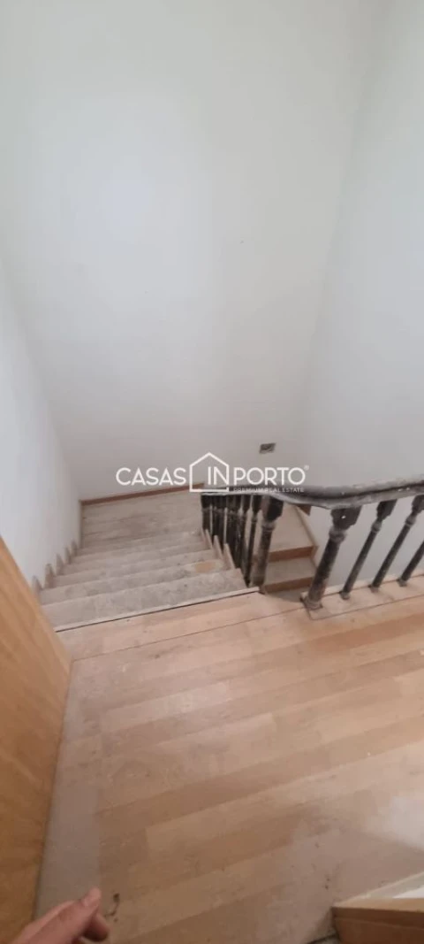 Loja para Venda em Santa Marinha e São Pedro da Afurada