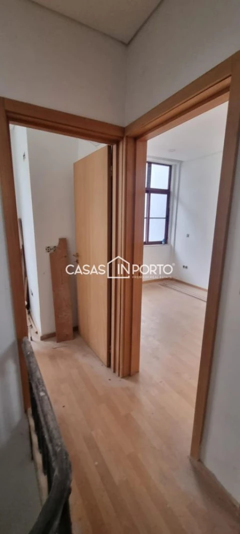 Loja para Venda em Santa Marinha e São Pedro da Afurada