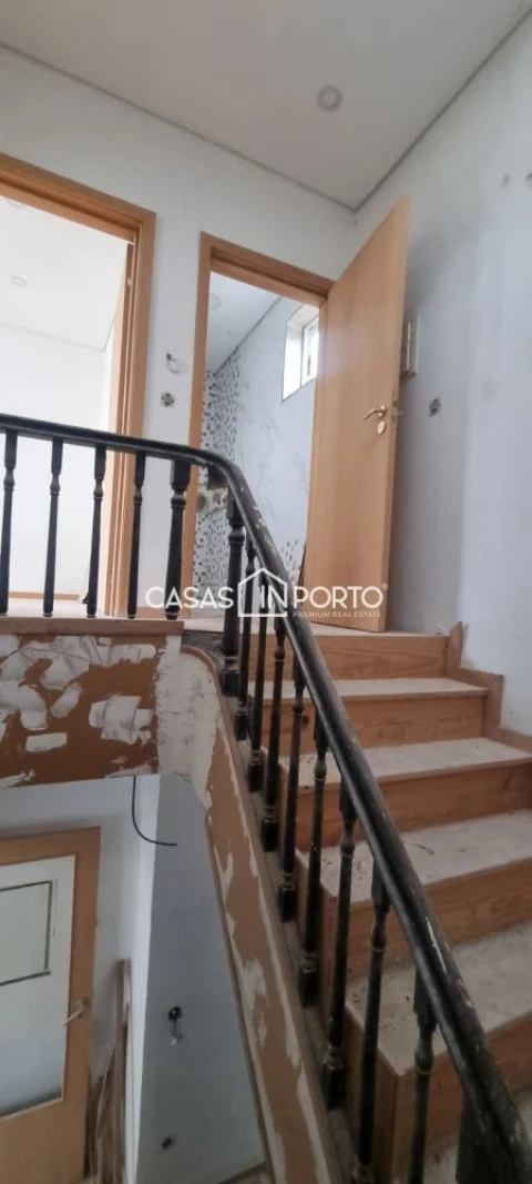 Loja para Venda em Santa Marinha e São Pedro da Afurada