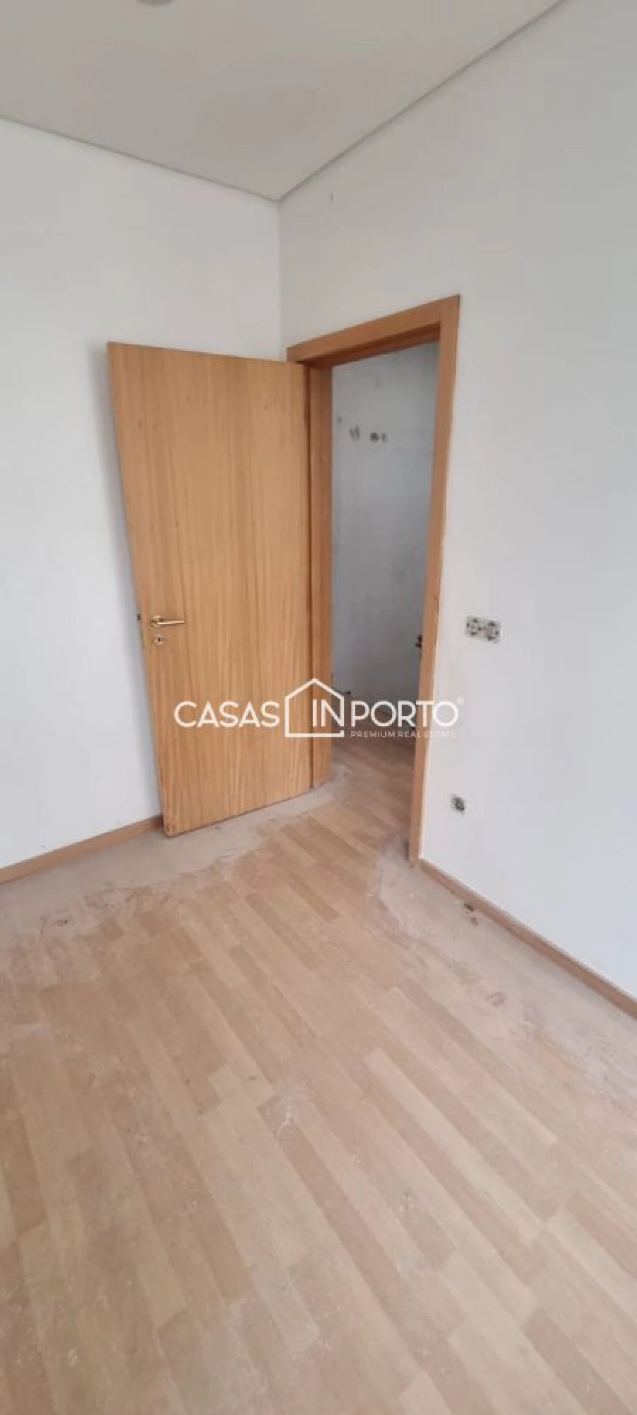 Loja para Venda em Santa Marinha e São Pedro da Afurada Foto 9