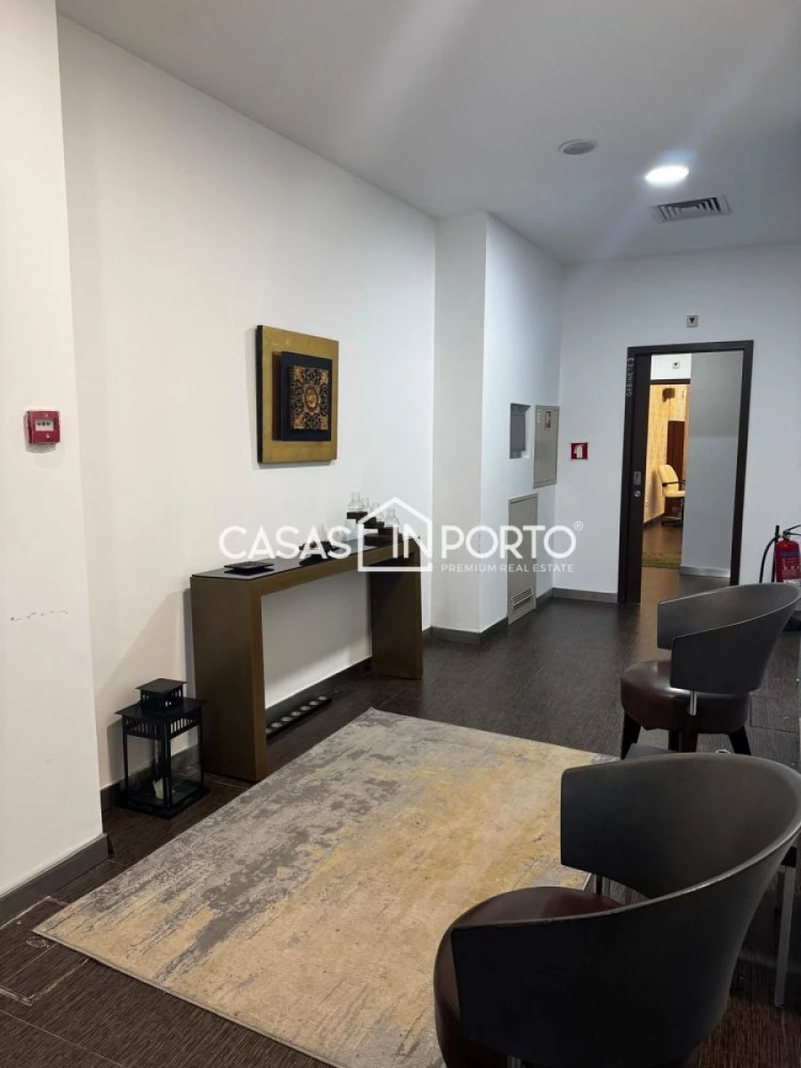 Loja para Arrendamento em Paranhos Foto 3