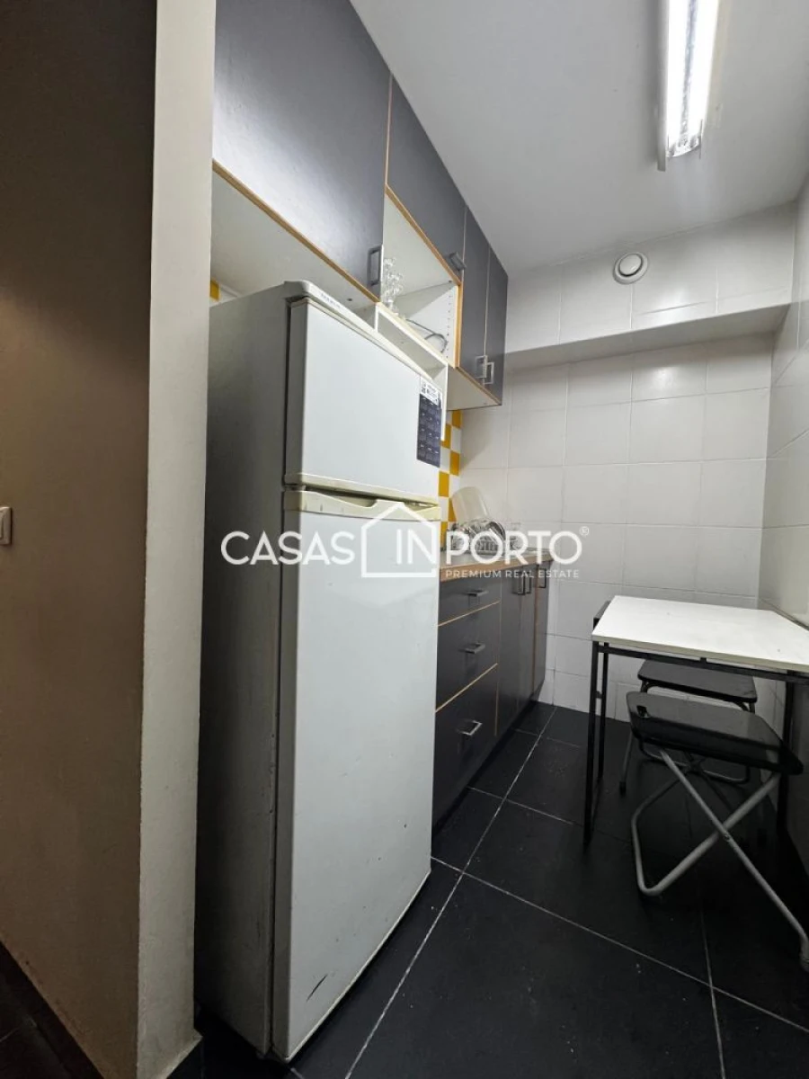 Loja para Arrendamento em Paranhos Foto 24