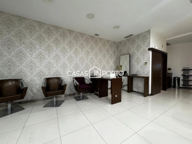 Loja para Arrendamento em Paranhos Foto 8