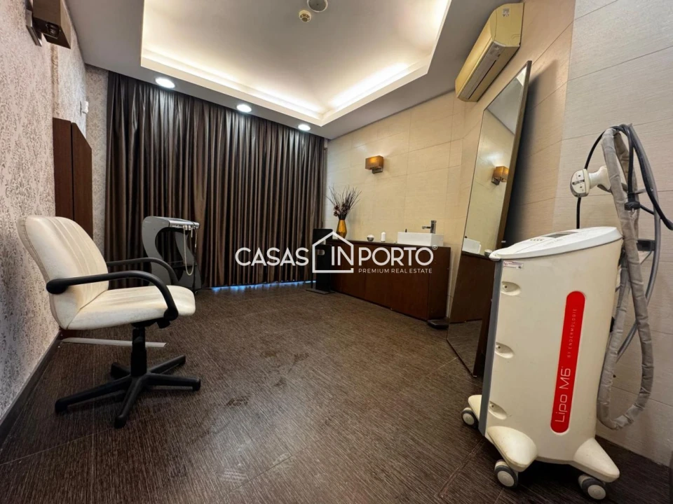 Loja para Arrendamento em Paranhos Foto 18