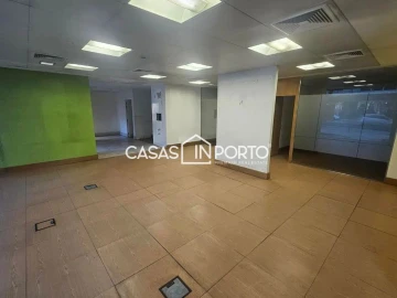 Loja para Arrendamento em Cedofeita, Santo Ildefonso, Sé, Miragaia, São Nicolau e Vitória