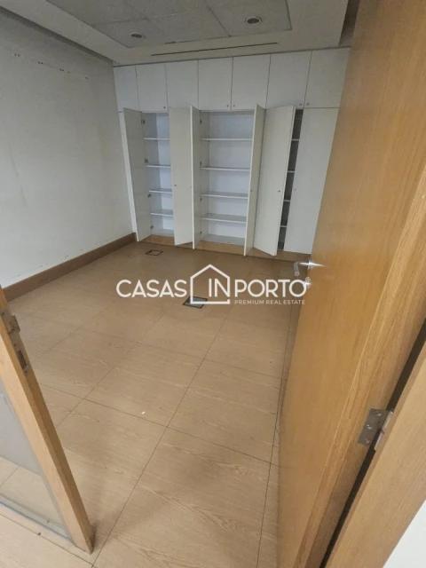 Loja para Arrendamento em Cedofeita, Santo Ildefonso, Sé, Miragaia, São Nicolau e Vitória