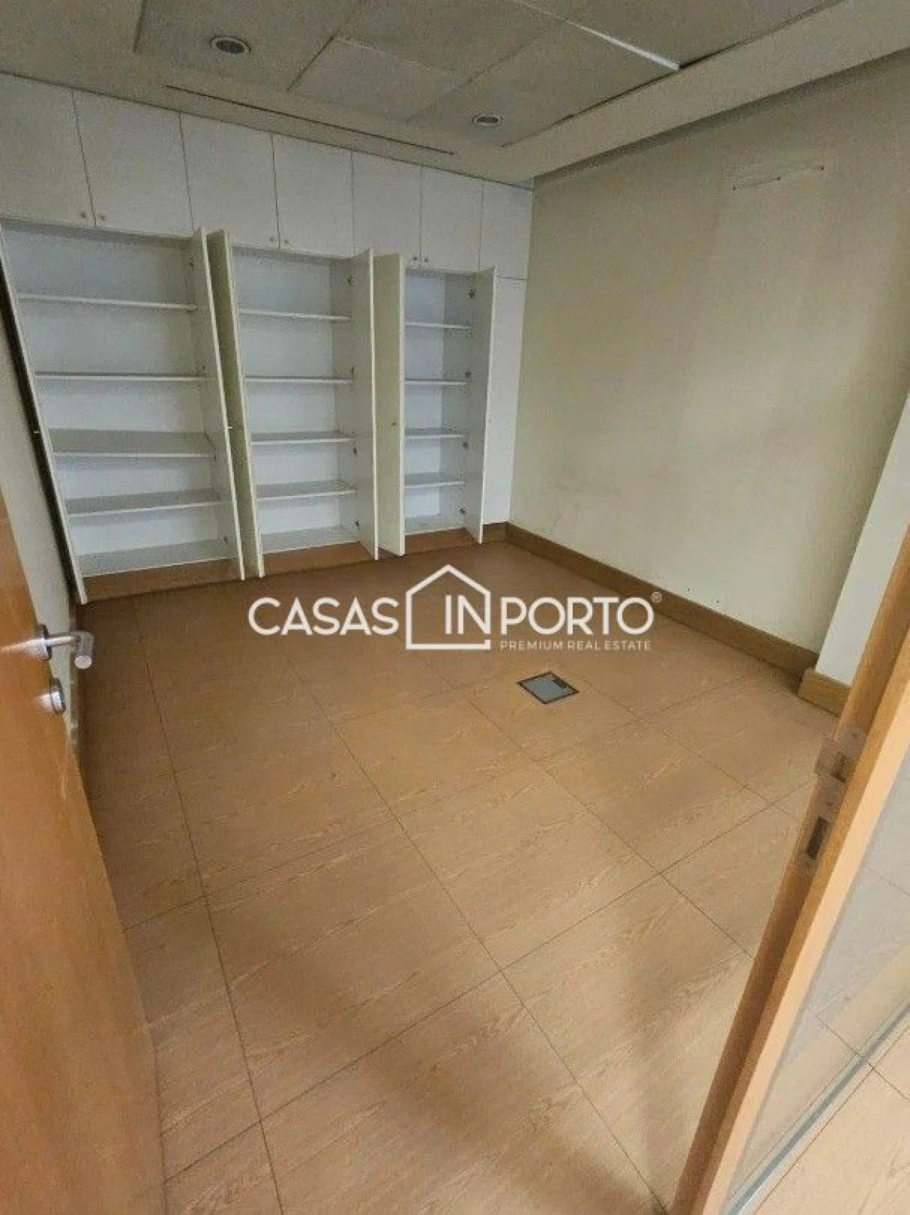 Loja para Arrendamento em Cedofeita, Santo Ildefonso, Sé, Miragaia, São Nicolau e Vitória Foto 7