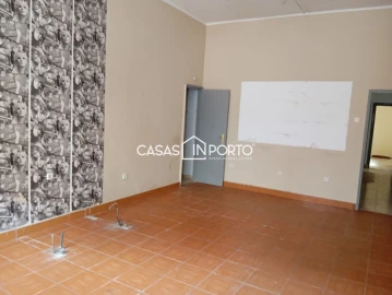 Loja para Venda em Cedofeita, Santo Ildefonso, Sé, Miragaia, São Nicolau e Vitória