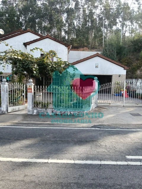 Moradia T3 para Venda em São João de Loure e Frossos