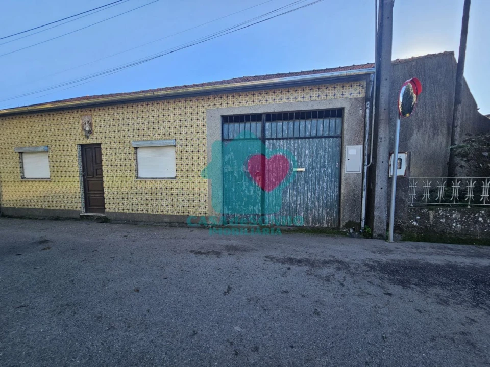 Moradia T3 para Venda em Alquerubim Foto 2