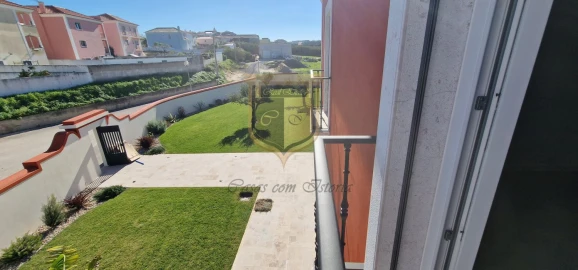 Moradia T7 para Venda em São Pedro da Cadeira