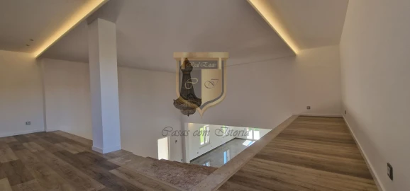 Moradia T7 para Venda em São Pedro da Cadeira