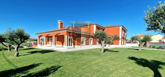 Moradia T7 para Venda em São Pedro da Cadeira