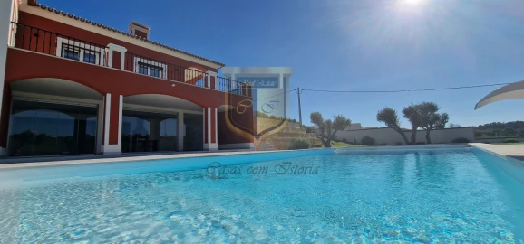 Moradia T7 para Venda em São Pedro da Cadeira