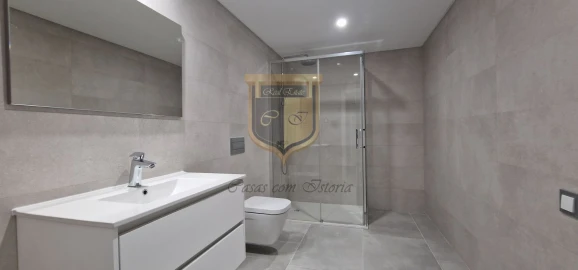 Moradia T7 para Venda em São Pedro da Cadeira