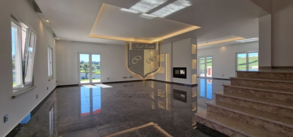 Moradia T7 para Venda em São Pedro da Cadeira