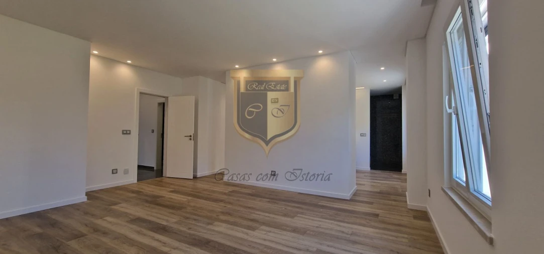 Moradia T7 para Venda em São Pedro da Cadeira Foto 19