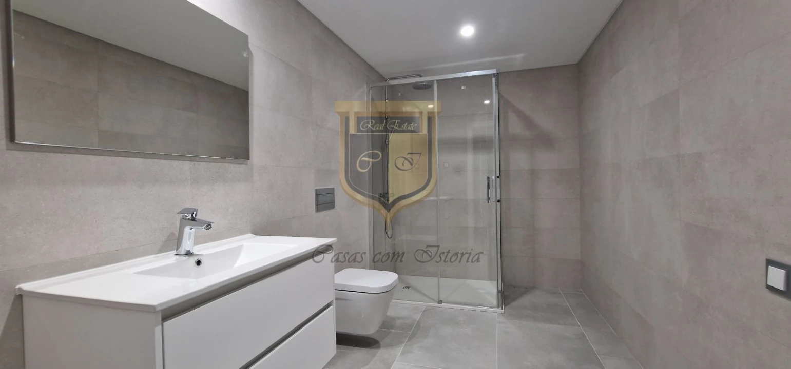 Moradia T7 para Venda em São Pedro da Cadeira Foto 45