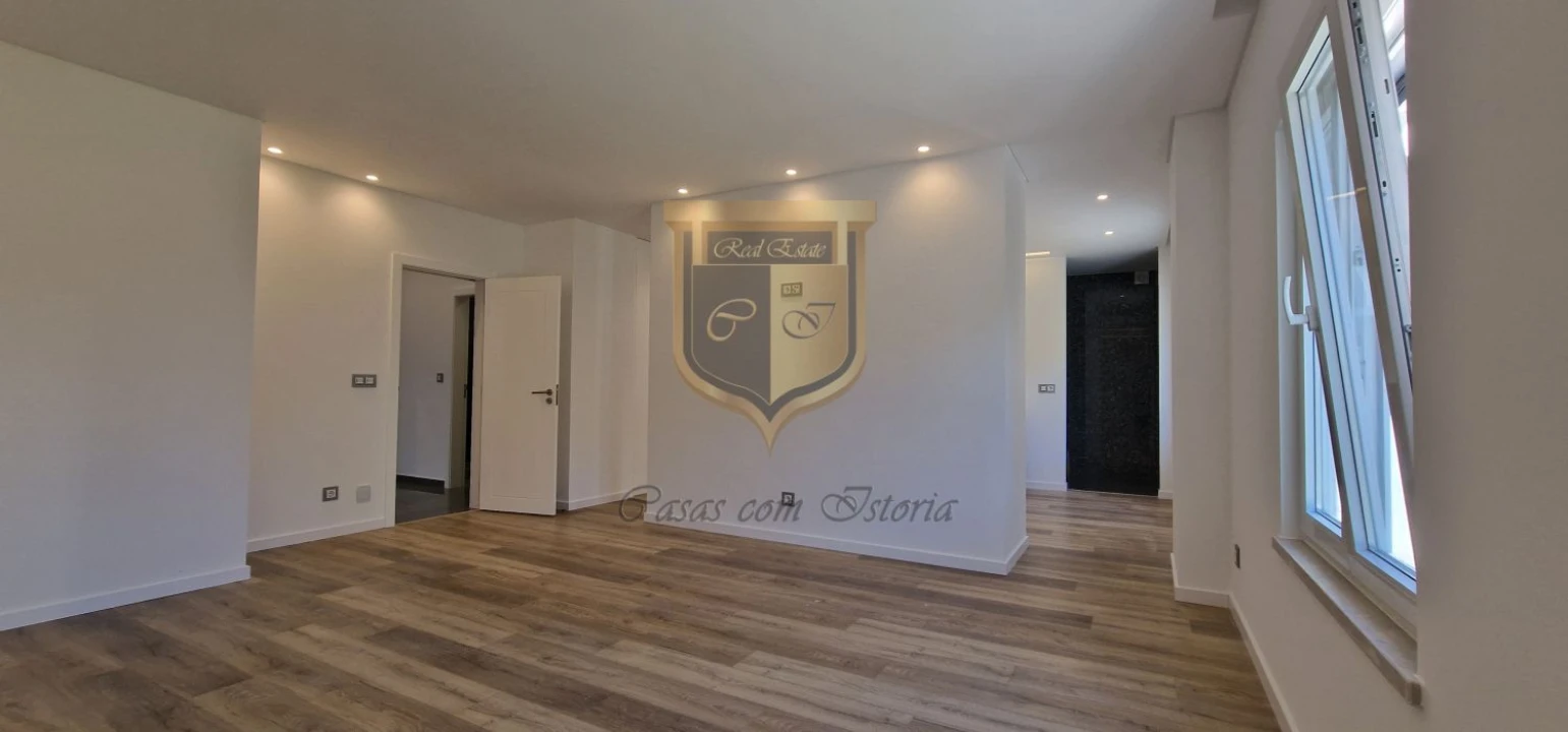 Moradia T7 para Venda em São Pedro da Cadeira Foto 19