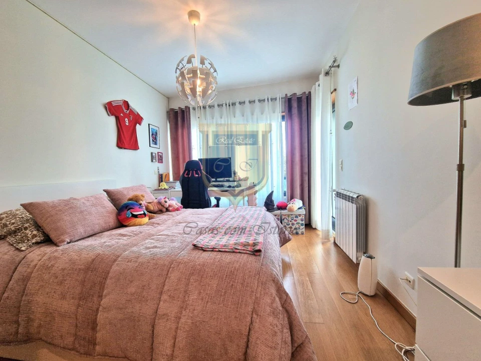 Apartamento T5 para Venda em Lumiar Foto 35