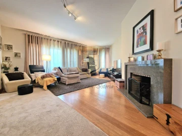 Apartamento T5 para Venda em Lumiar