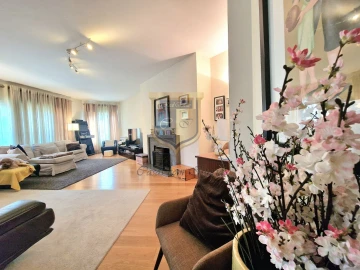 Apartamento T5 para Venda em Lumiar